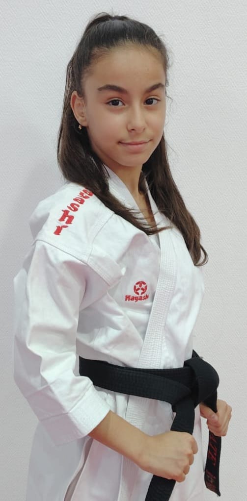 “Karate mənim həyat tərzimdir” – Karateçi ailəsində böyüyən çempion qız