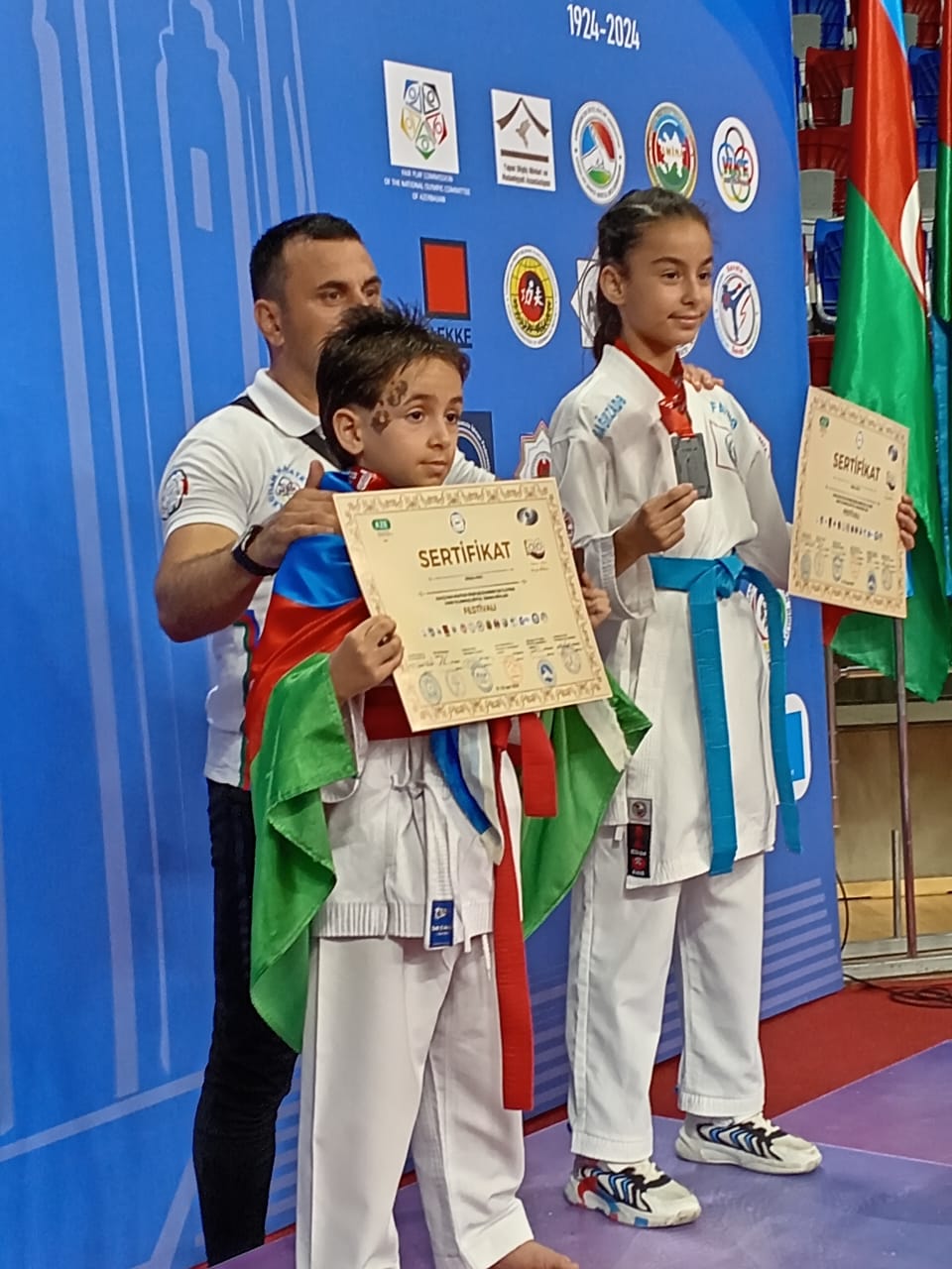 “Karate mənim həyat tərzimdir” – Karateçi ailəsində böyüyən çempion qız