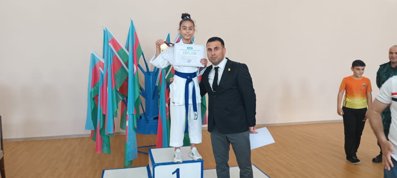 “Karate mənim həyat tərzimdir” – Karateçi ailəsində böyüyən çempion qız