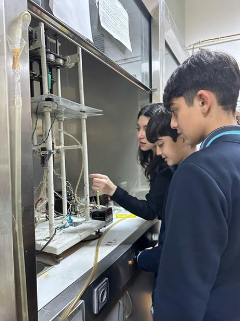 Kataliz və Qeyri-Üzvi Kimya İnstitutunda şagirdlər üçün “Açıq qapı” günü keçirilib