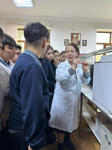 Kataliz və Qeyri-Üzvi Kimya İnstitutunda şagirdlər üçün “Açıq qapı” günü keçirilib