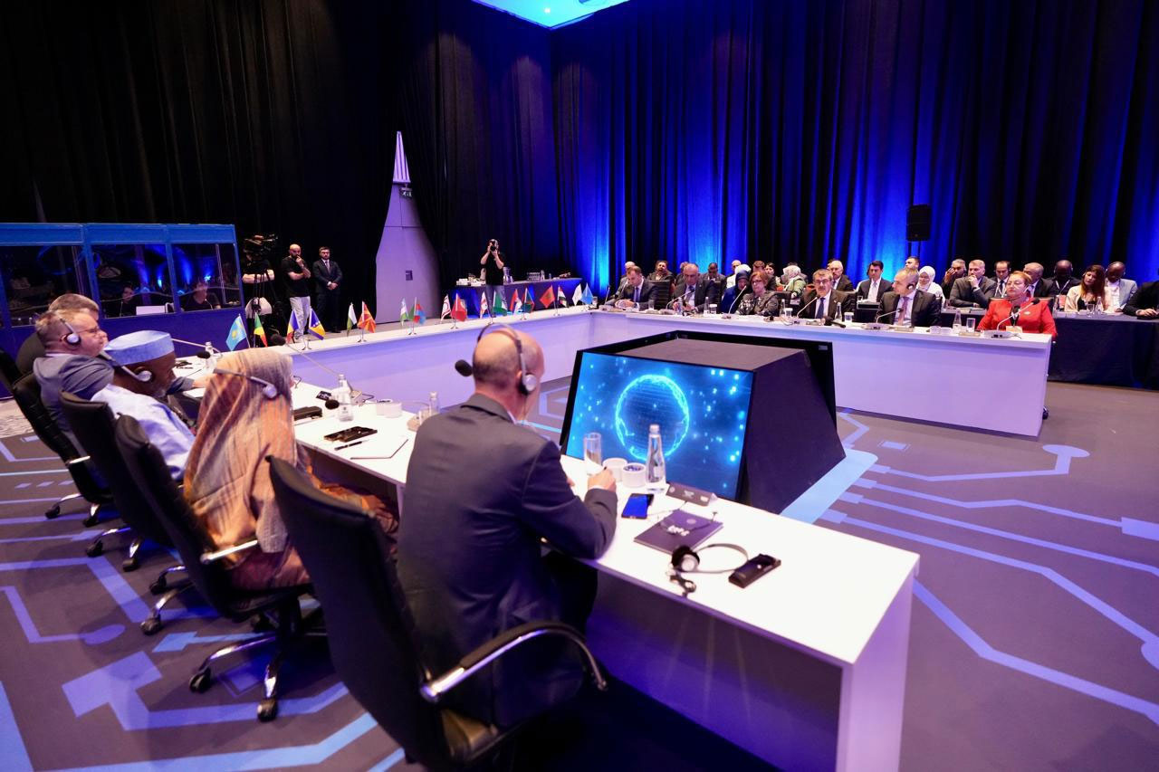 Kənan Kərimzadə 6-cı Beynəlxalq Təhsil Texnologiyaları Sammitində çıxış edib