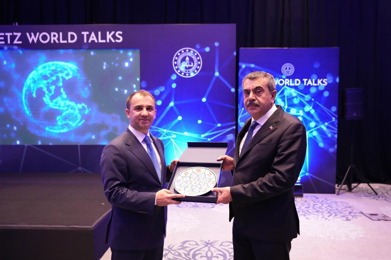 Kənan Kərimzadə 6-cı Beynəlxalq Təhsil Texnologiyaları Sammitində çıxış edib