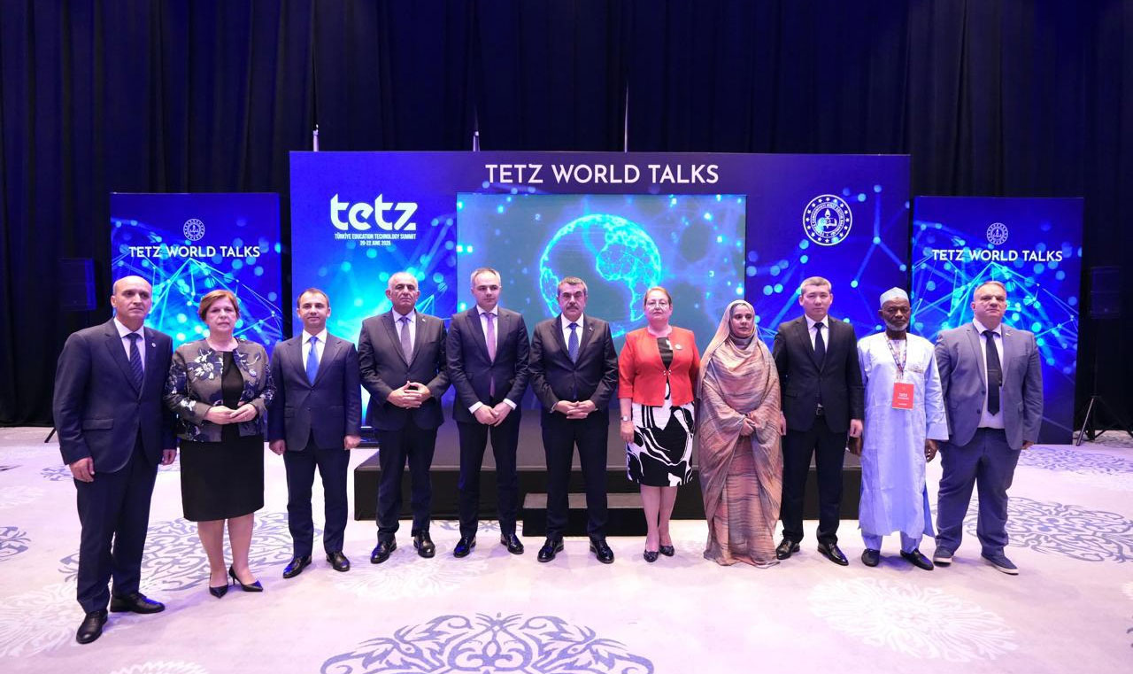 Kənan Kərimzadə 6-cı Beynəlxalq Təhsil Texnologiyaları Sammitində çıxış edib