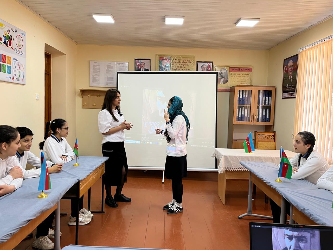 Kim dərsə hazırdır? - Örnək müəllimin sinfindən REPORTAJ 