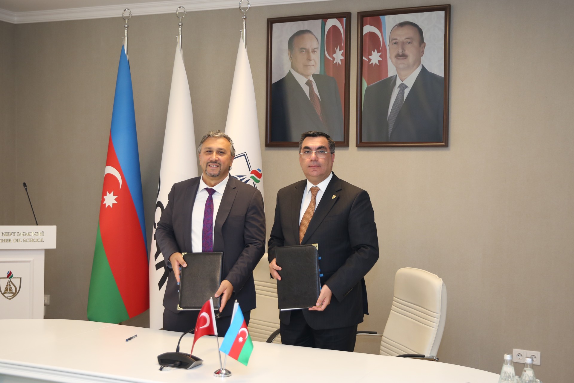 Koç Universitetinin rektoru BANM-də olub