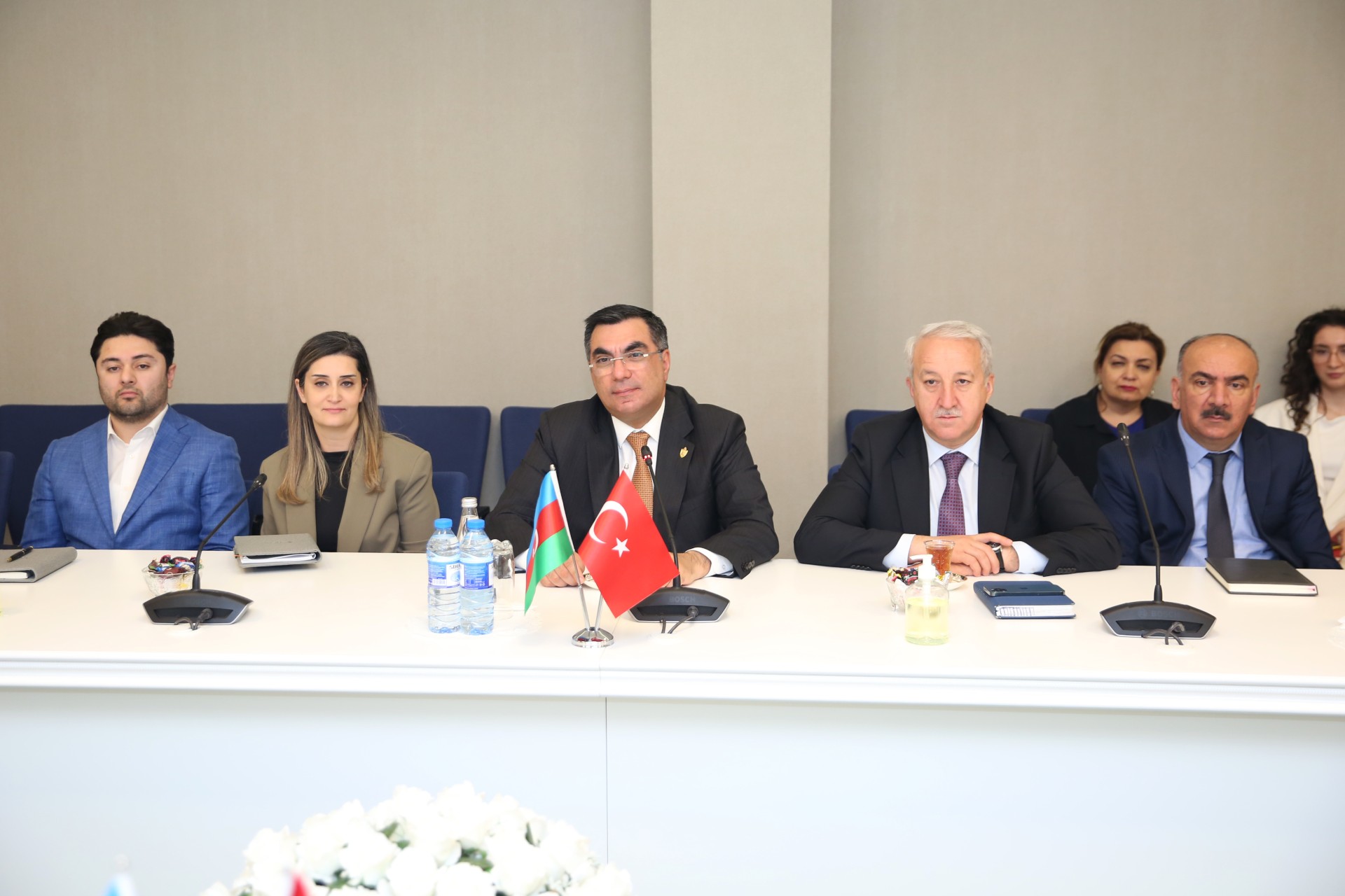 Koç Universitetinin rektoru BANM-də olub