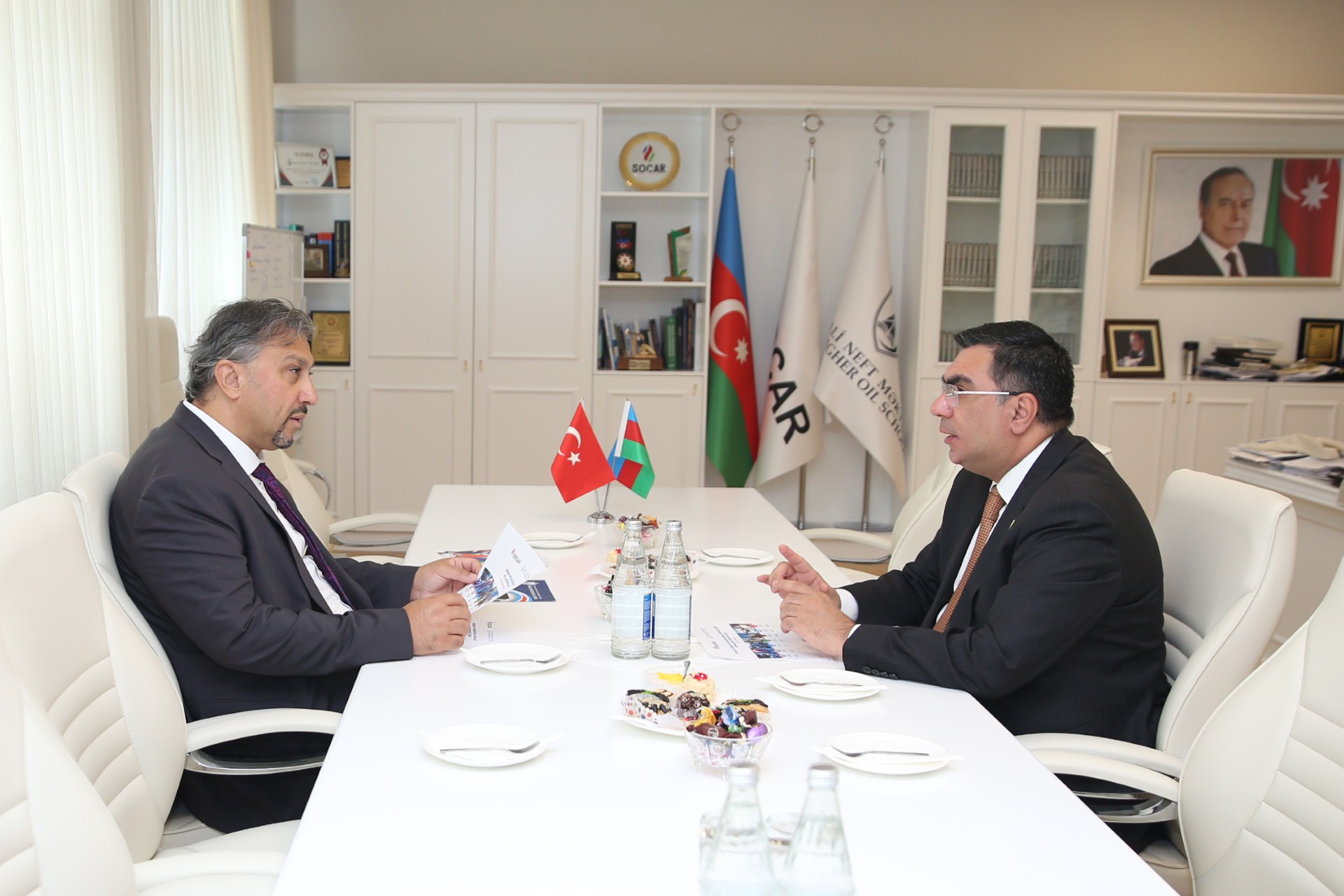 Koç Universitetinin rektoru BANM-də olub