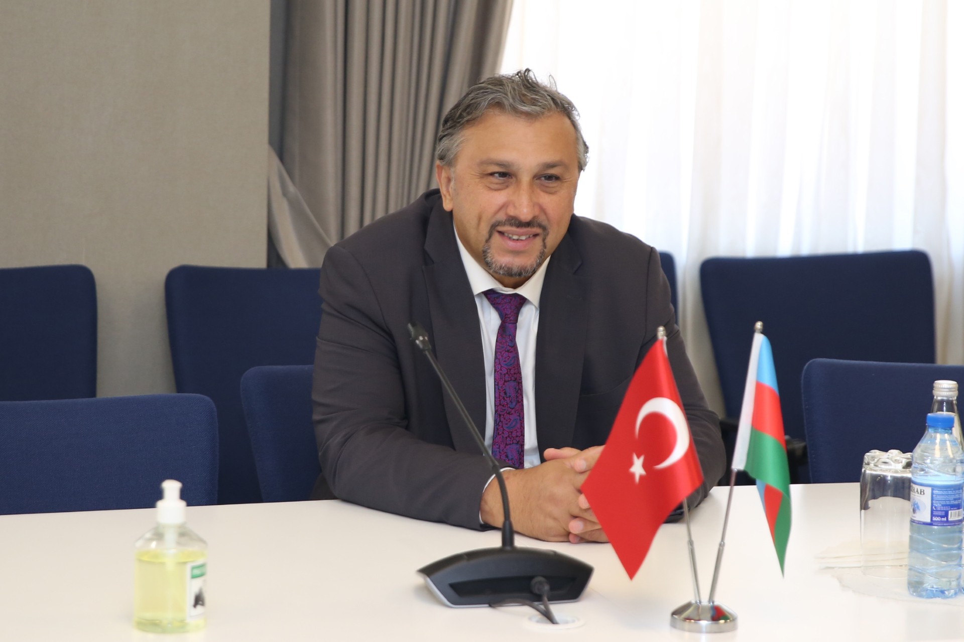 Koç Universitetinin rektoru BANM-də olub