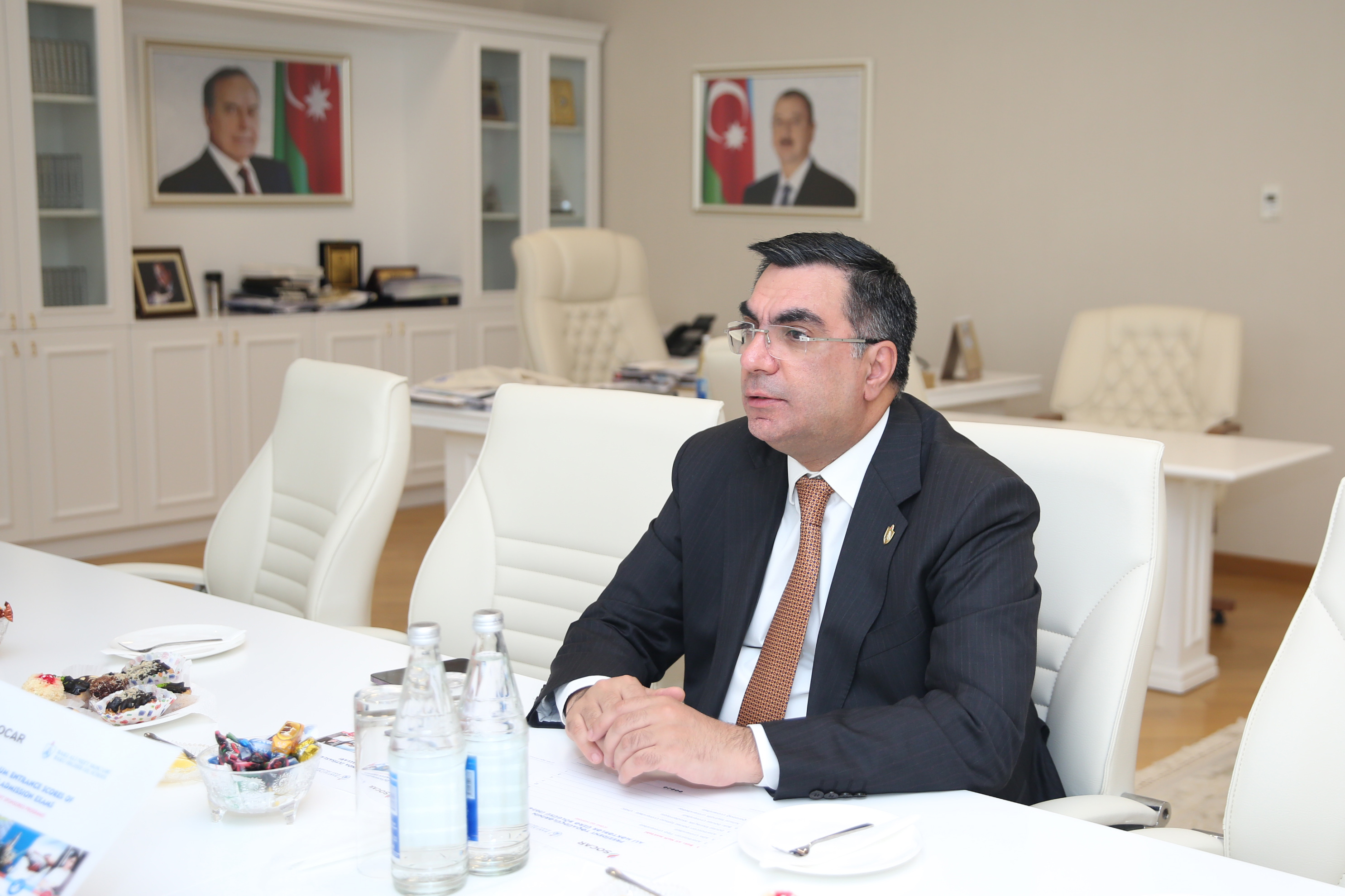 Koç Universitetinin rektoru Metin Sitti BANM-in qonağı olub