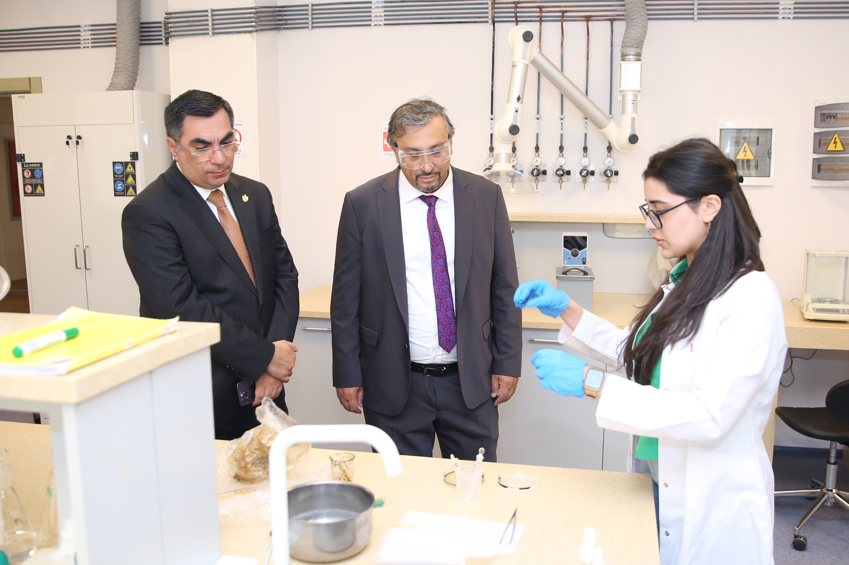 Koç Universitetinin rektoru Metin Sitti BANM-in qonağı olub