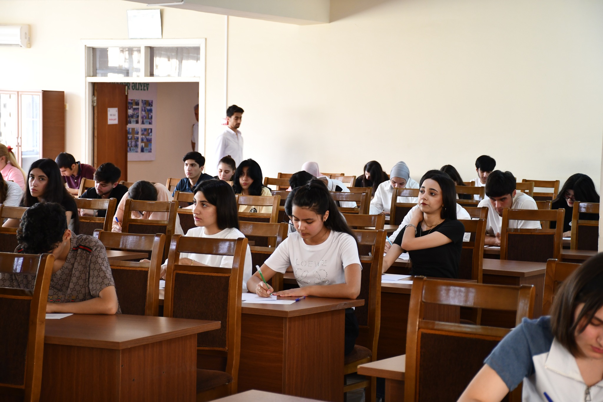 Kolleclərdə yaz imtahan sessiyası başlayıb 