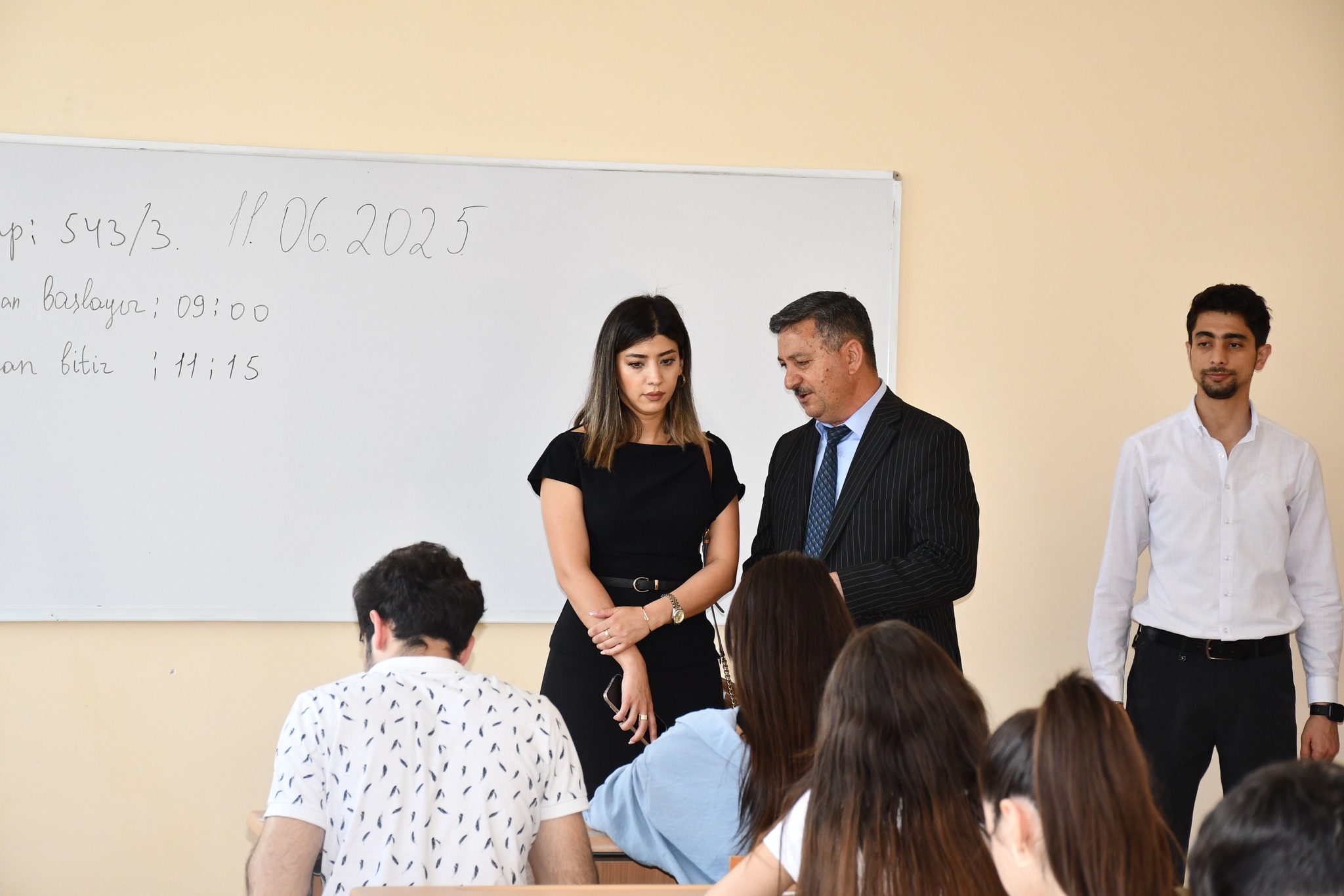 Kolleclərdə yaz imtahan sessiyası başlayıb