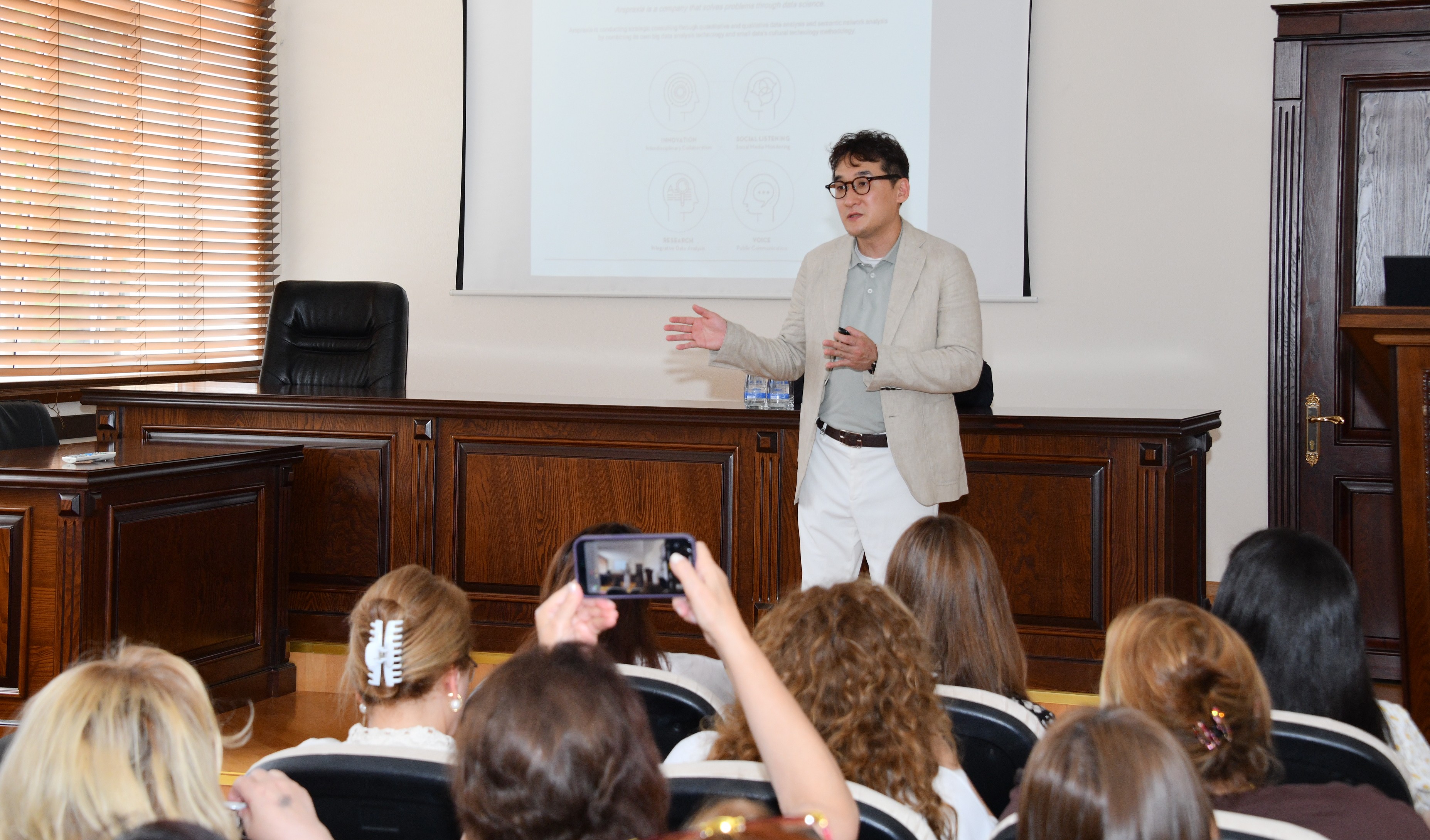 Koreyanın iş adamı SDU-da innovasiyalar mövzusuna dair çıxış edib 