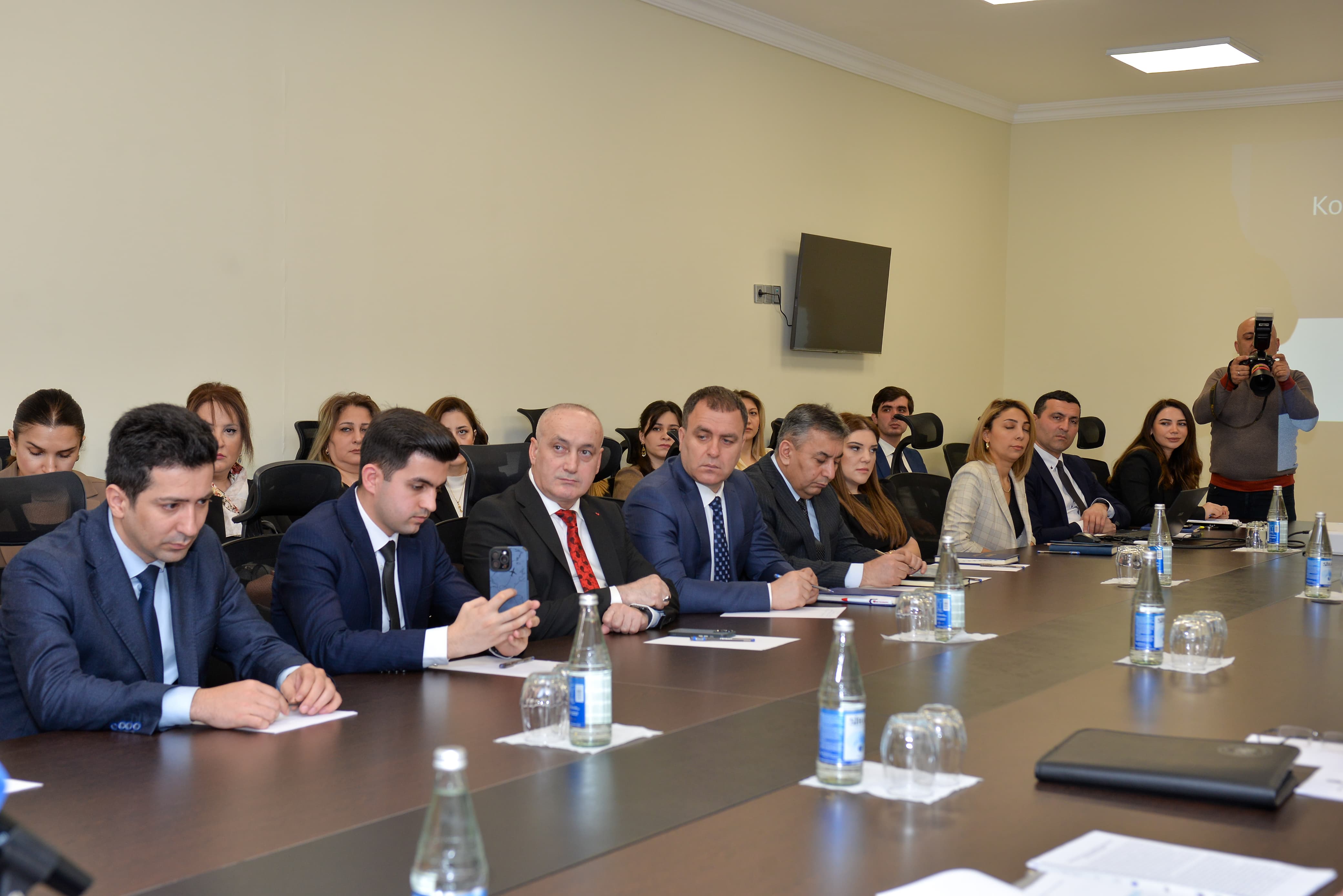 “Korrupsiyaya qarşı mübarizə” mövzusunda görüş keçirilib