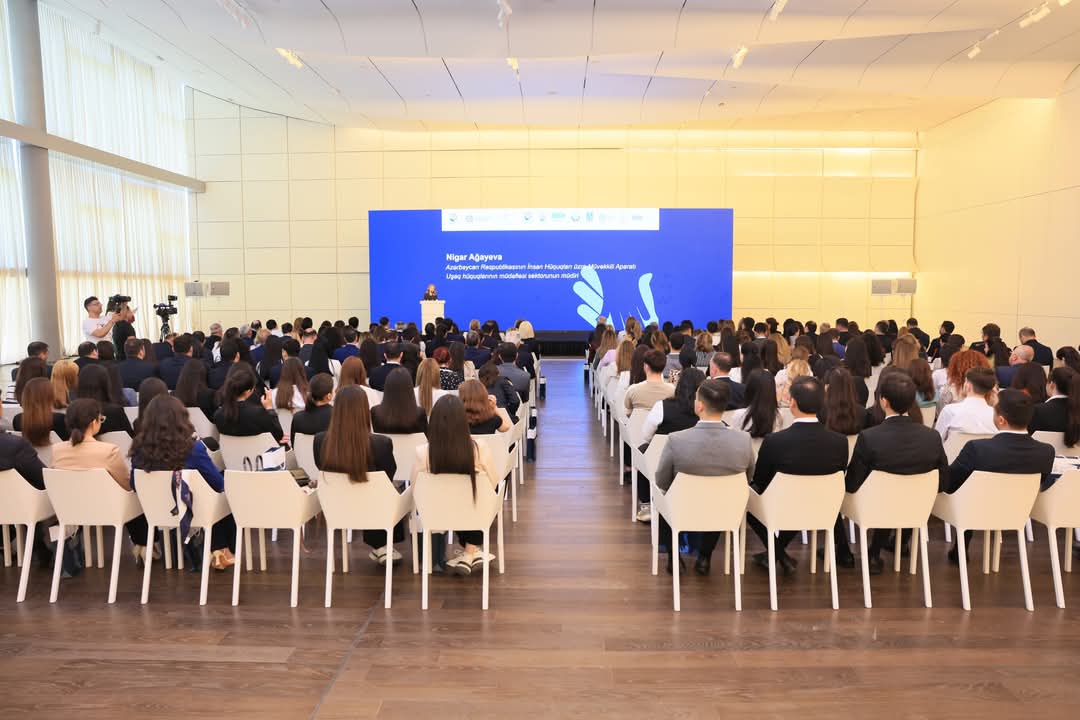 Küçə mühitində olan uşaqlarla işin təşkili mövzusunda konfrans keçirilib 