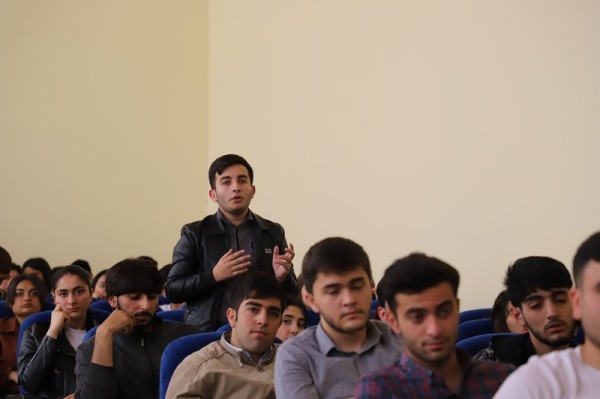 LDU-da “Azad Mirzəcanzadə inkişaf proqramı” ilə bağlı infosessiya keçirilib