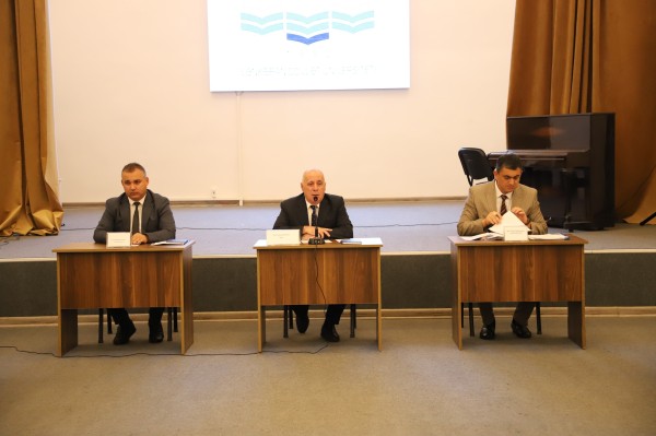 LDU-da Elmi Şuranın ilk iclası keçirilib 