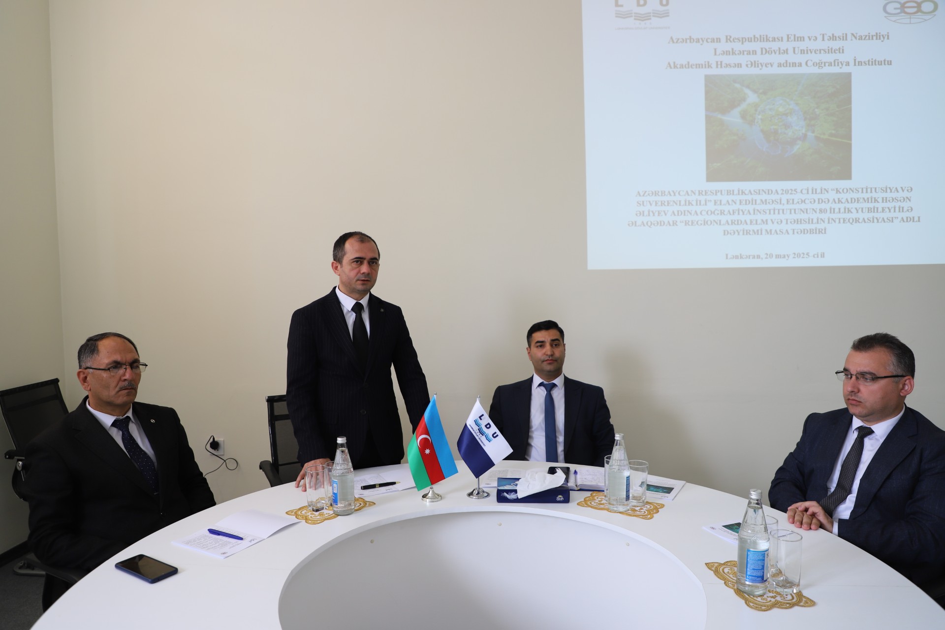 LDU-da “Regionlarda elm və təhsilin inteqrasiyası” mövzusunda “dəyirmi masa” keçirilib