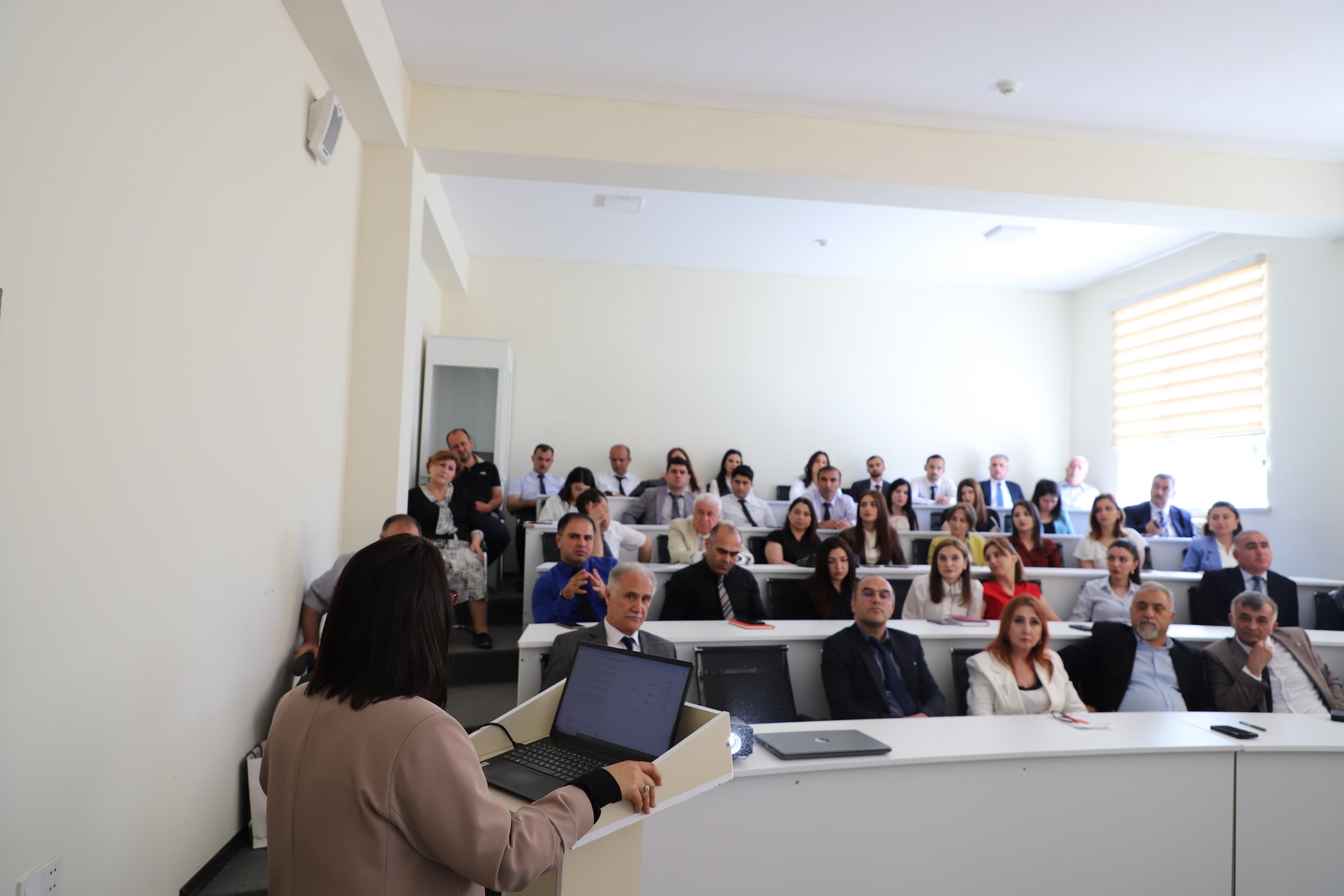 LDU-da süni intellektdən istifadə ilə bağlı infosessiya keçirilib