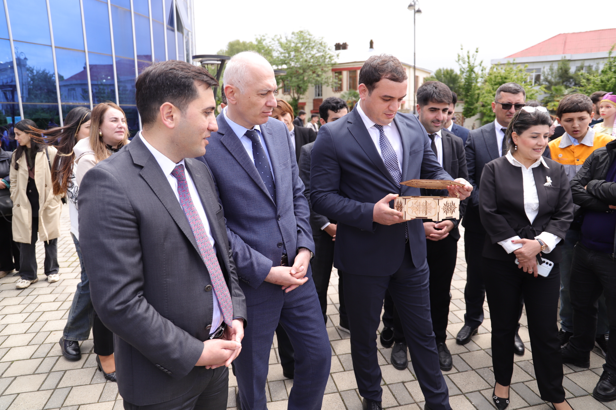 Lənkəranda “Peşə sərgisi” – Şagirdlər əl işlərini nümayiş etdirdilər