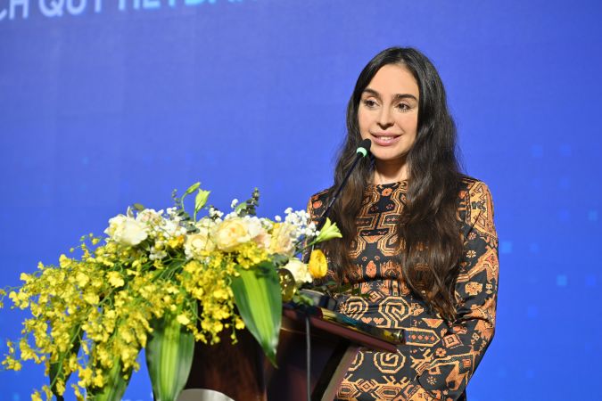 Leyla Əliyeva Azərbaycanda təhsil almış vyetnamlı məzunlarla görüşüb