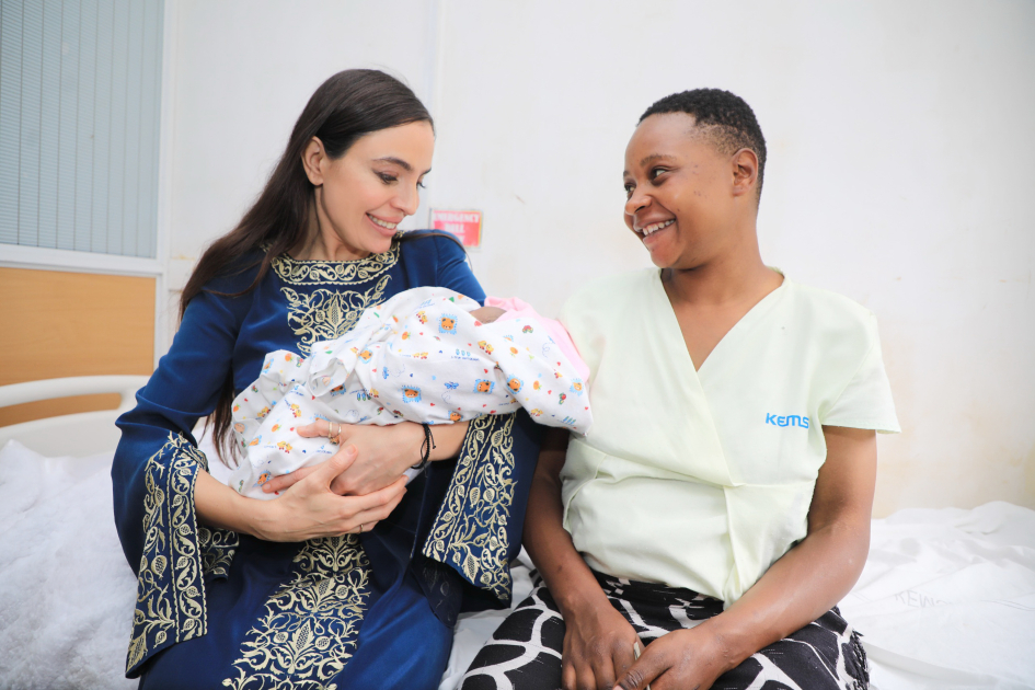 Leyla Əliyeva Nayrobi tam orta məktəbində və tibb mərkəzində olub