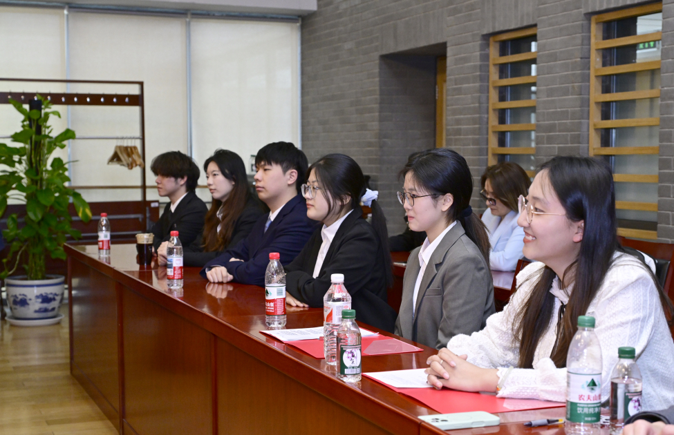 Leyla Əliyeva Pekin Xarici Dillər Universitetində tələbələrlə görüşüb