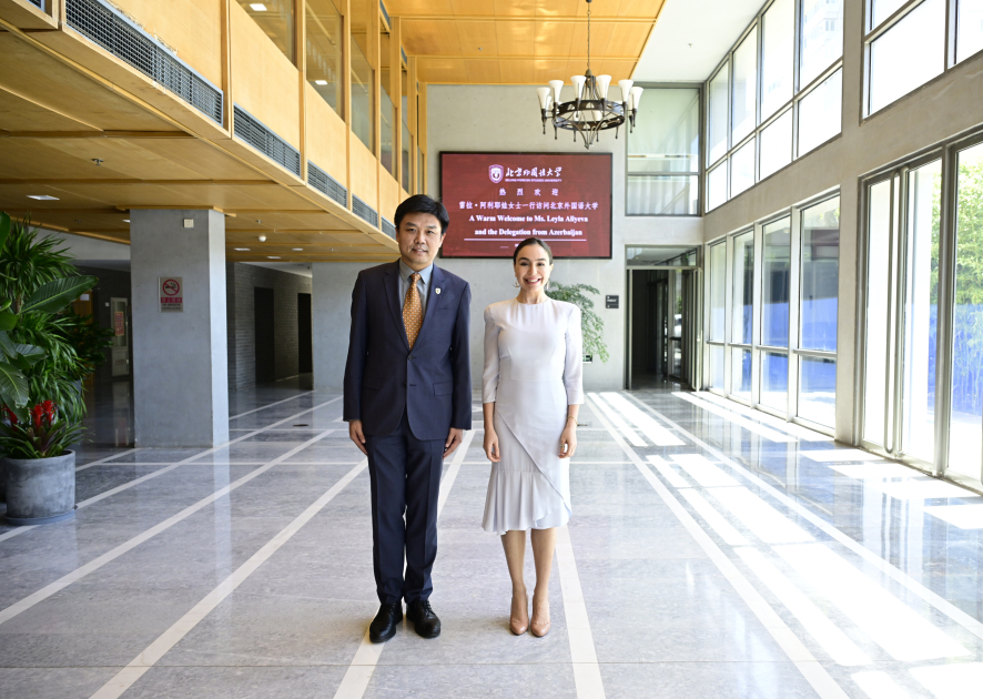 Leyla Əliyeva Pekin Xarici Dillər Universitetində tələbələrlə görüşüb