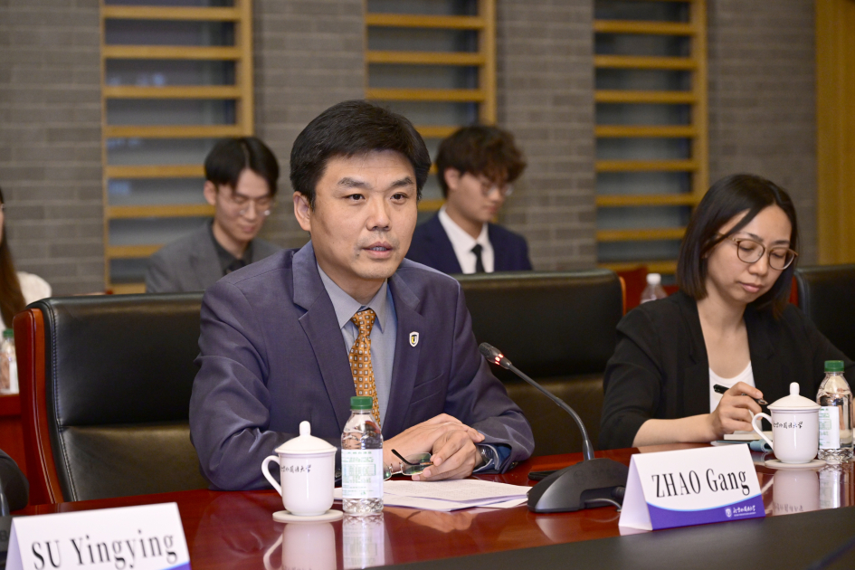 Leyla Əliyeva Pekin Xarici Dillər Universitetində tələbələrlə görüşüb