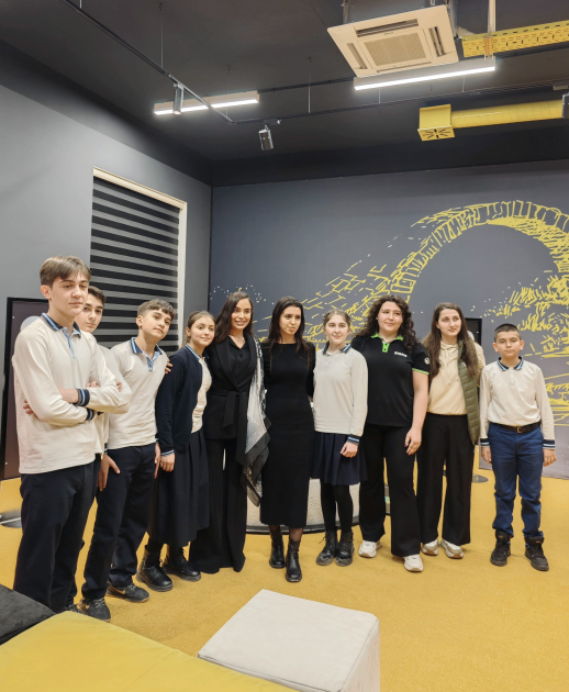 Leyla Əliyeva STEAM İnnovasiya Mərkəzini ziyarət edib