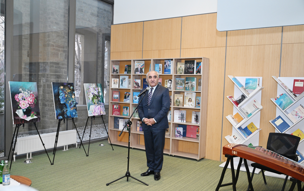 Leyla Əliyeva və Arzu Əliyeva Çin dili təhsili alan tələbələrlə görüşüblər