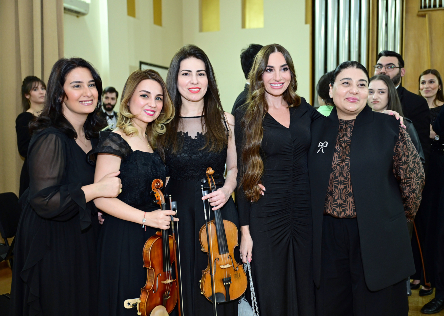 Leyla Əliyeva və Arzu Əliyeva tələbələrin konsertində iştirak ediblər