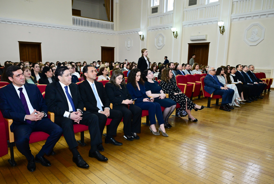 Leyla Əliyeva və Arzu Əliyeva tələbələrin konsertində iştirak ediblər