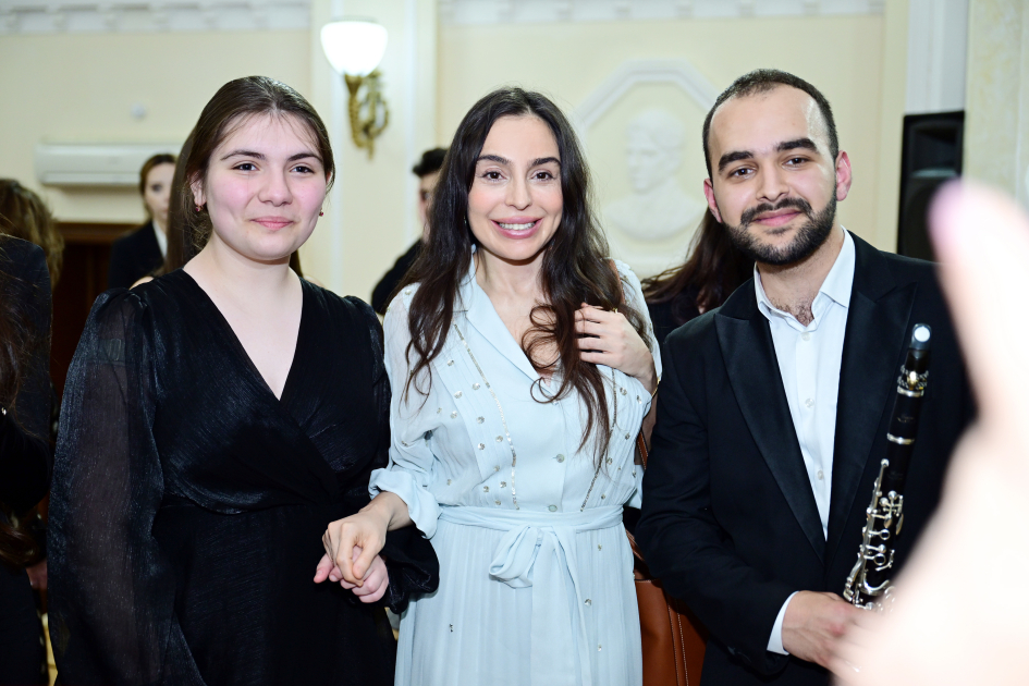 Leyla Əliyeva və Arzu Əliyeva tələbələrin konsertində iştirak ediblər