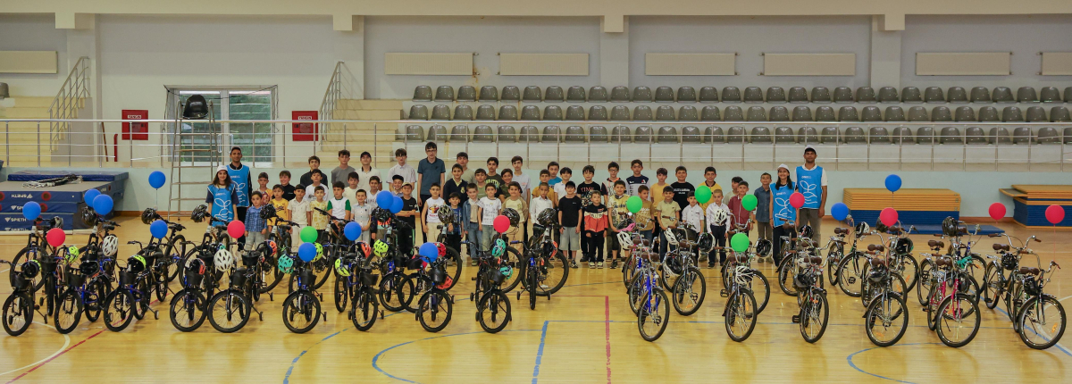 Leyla Əliyevanın təşəbbüsü ilə uşaq və yeniyetmələrə velosipedlər hədiyyə olunub
