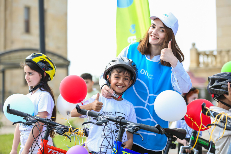 Leyla Əliyevanın təşəbbüsü ilə uşaq və yeniyetmələrə velosipedlər hədiyyə olunub