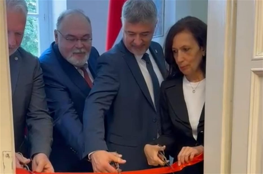 Macarıstanda Azərbaycan Dili və Mədəniyyəti Mərkəzinin açılışı olub