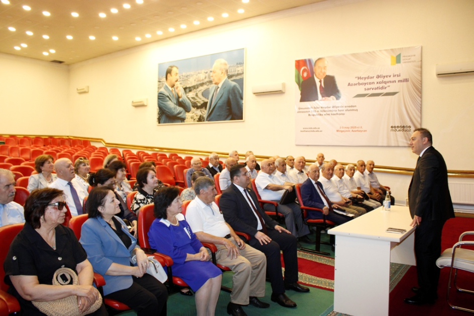 MDU-da Əməkdar müəllimlərlə görüş keçirilib 