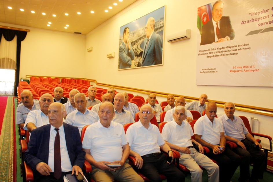 MDU-da Əməkdar müəllimlərlə görüş keçirilib