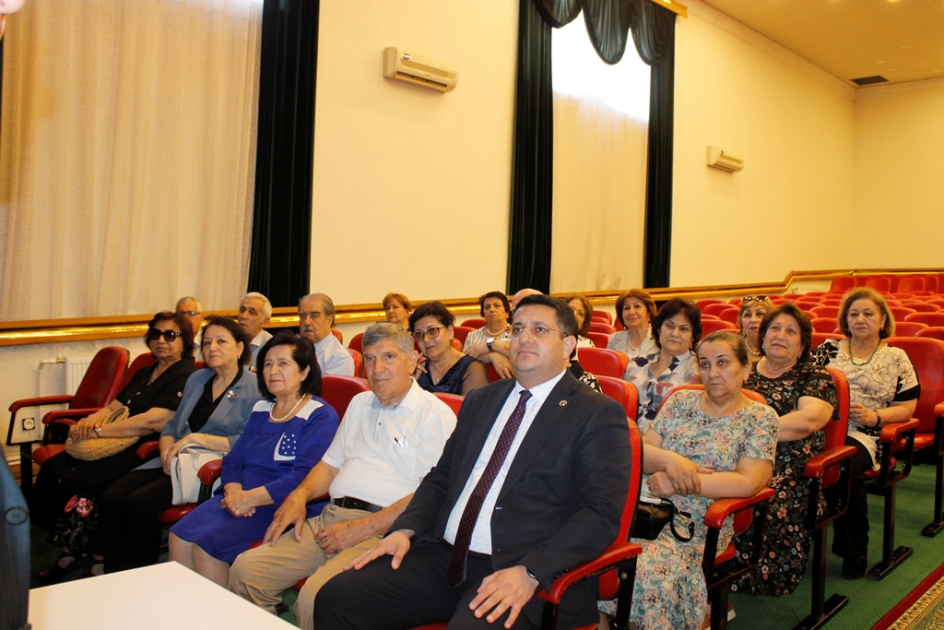 MDU-da Əməkdar müəllimlərlə görüş keçirilib