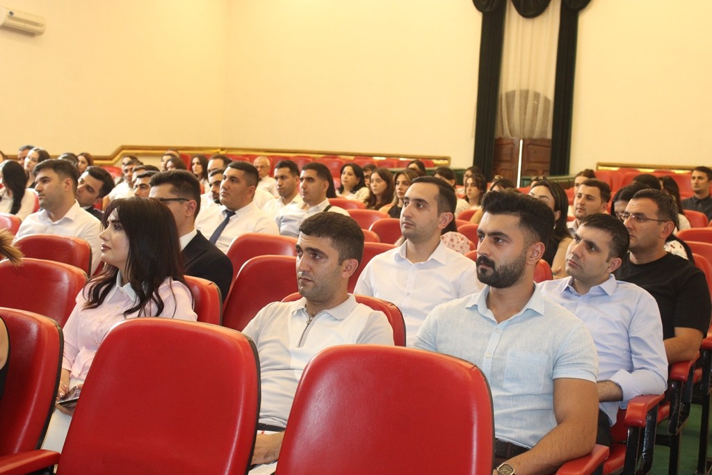 MDU-da fəaliyyətə başlayan yeni müəllimlərlə görüş keçirilib