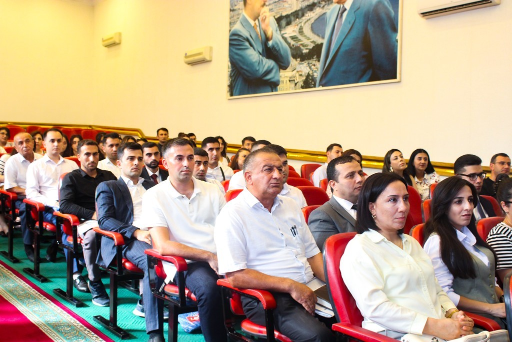 MDU-da fəaliyyətə başlayan yeni müəllimlərlə görüş keçirilib