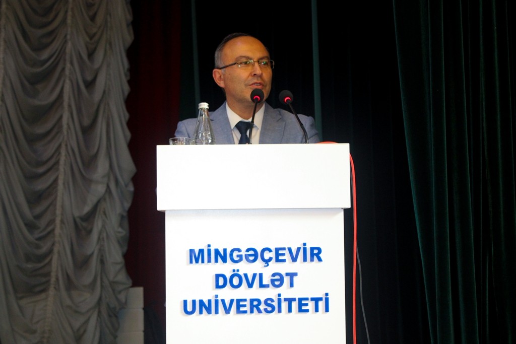 MDU-da fəaliyyətə başlayan yeni müəllimlərlə görüş keçirilib