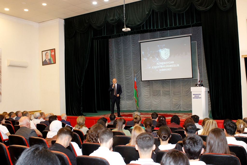 MDU-da kibertəhlükəsizlik mövzusunda görüş keçirilib