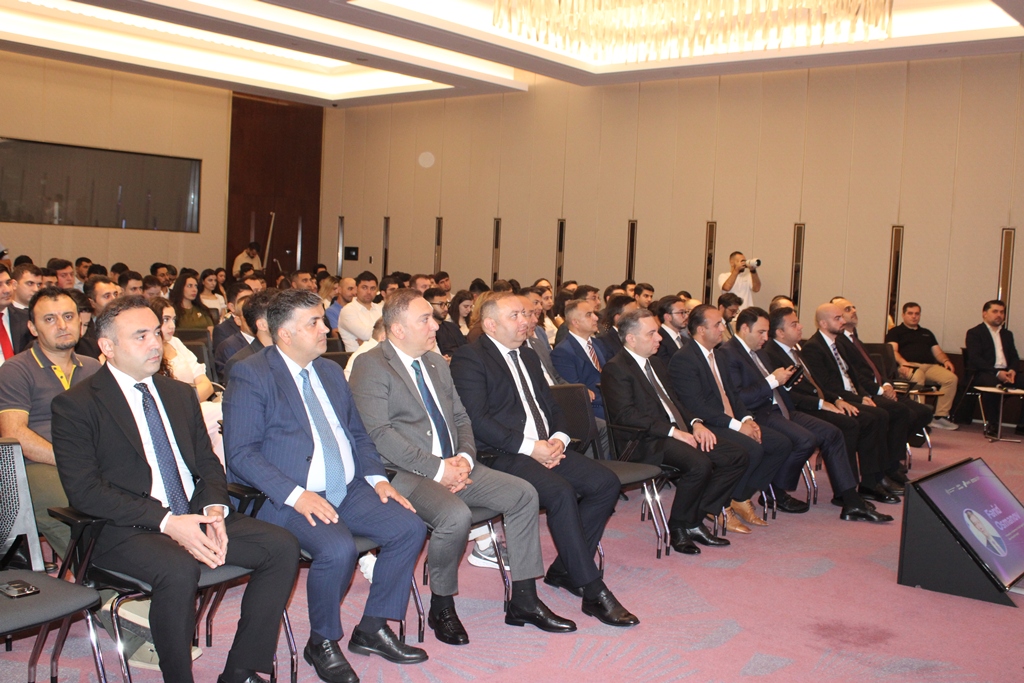 MDU-nun rektoru “İnnostart Grand Final - Demo Day” tədbirində iştirak edib