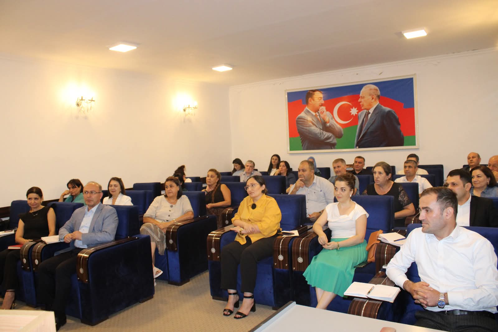 MDU-nun rektoru professor-müəllim heyəti ilə görüş keçirib