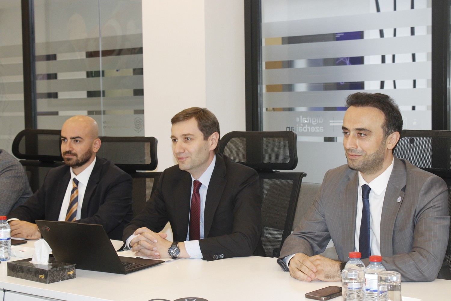 MDU və İRİA arasında əməkdaşlıq görüşü keçirilib