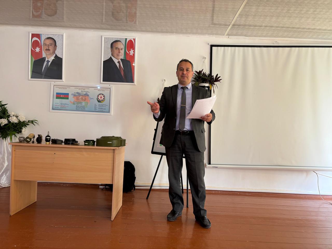 Məcburi köçkün məktəbləri üçün mina təhlükəsi ilə bağlı təlim keçirilib