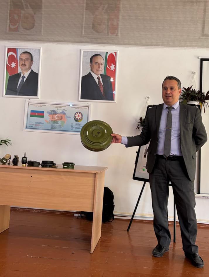 Məcburi köçkün məktəbləri üçün mina təhlükəsi ilə bağlı təlim keçirilib